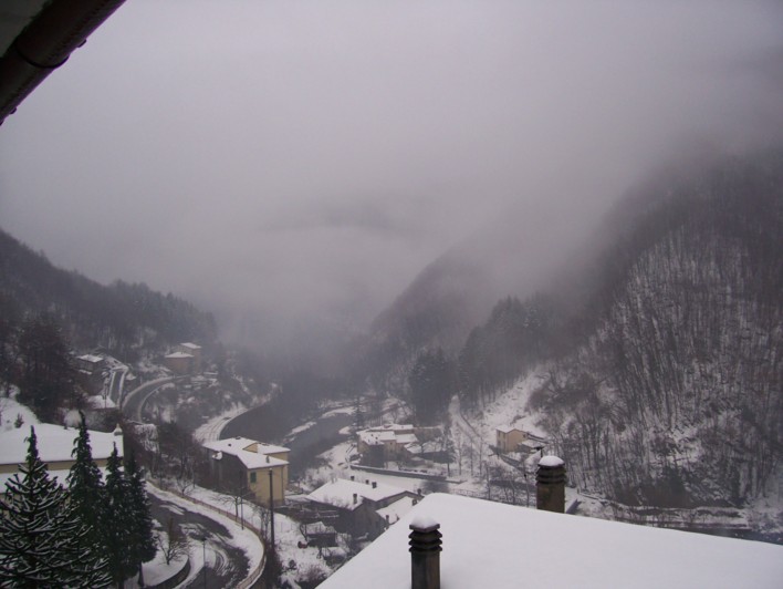  Image name: 100_2480.jpg 
 width: 708 pixel 
 height: 532 pixel 
 Size: 64232 bytes 
 Click to enlarge 